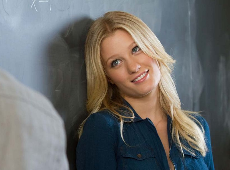 Ashley Hinshaw Net Worth